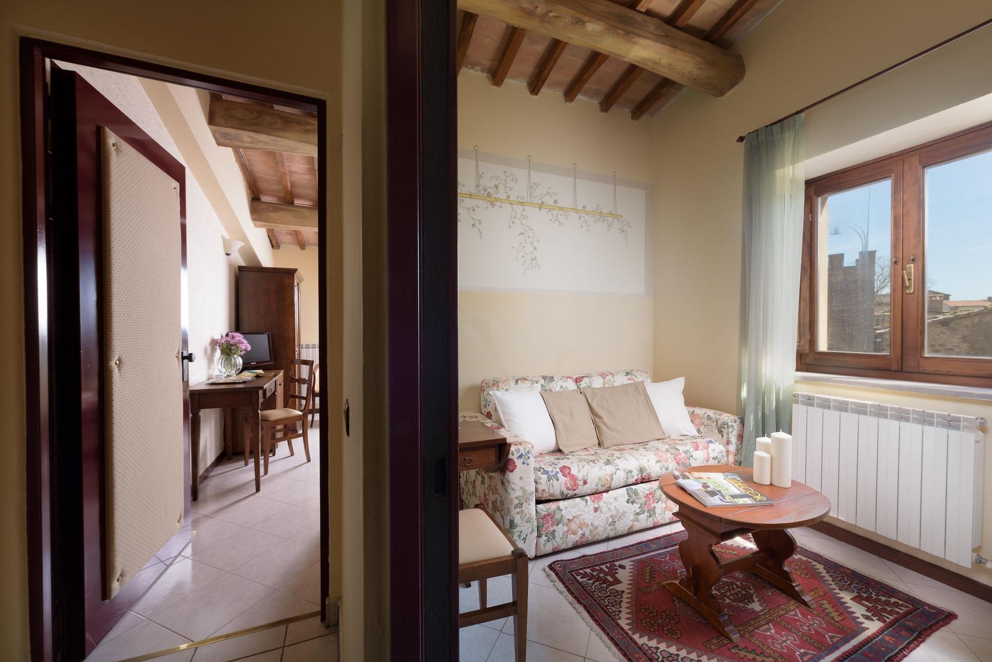 Hotel Dei Capitani Montalcino Exterior photo