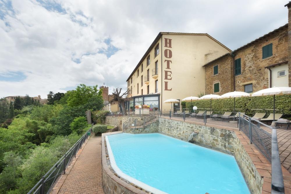 Hotel Dei Capitani Montalcino Exterior photo